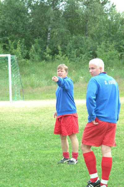 U_2002_1.jpg (57528 bytes)