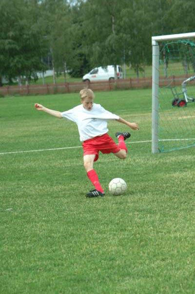 U_2002_3.jpg (48278 bytes)