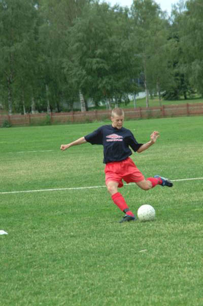 U_2002_4.jpg (45809 bytes)